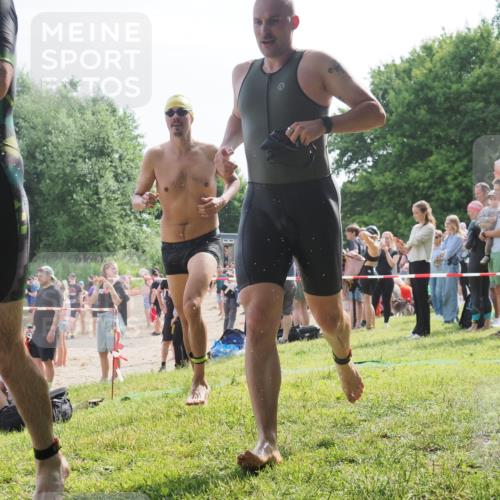 15.06.2025 - 27. Vierlanden-Triathlon KatJ http://msf.ph/oto/7999464 15.06.2025 09:56:42 Schwimmen 254, 276, 281, 286, 320, 341 meine-sportfotos.de