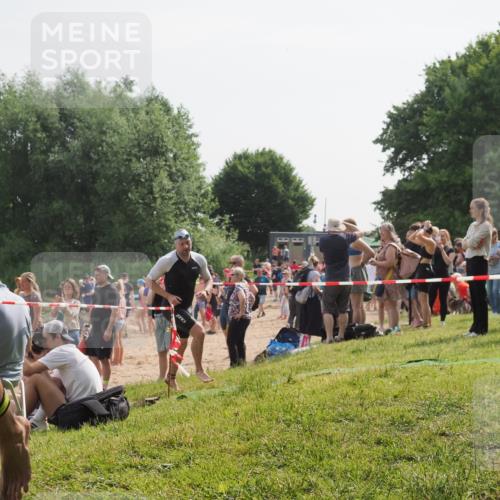 15.06.2025 - 27. Vierlanden-Triathlon KatJ http://msf.ph/oto/7999482 15.06.2025 09:56:43 Schwimmen 254, 276, 281, 286, 320, 341 meine-sportfotos.de
