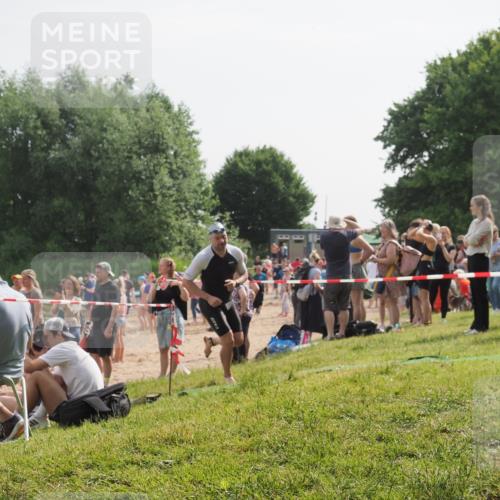 15.06.2025 - 27. Vierlanden-Triathlon KatJ http://msf.ph/oto/7999494 15.06.2025 09:56:44 Schwimmen 254, 275, 276, 281, 286, 320, 341 meine-sportfotos.de