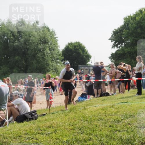 15.06.2025 - 27. Vierlanden-Triathlon KatJ http://msf.ph/oto/7999502 15.06.2025 09:56:44 Schwimmen 254, 275, 276, 281, 286, 320, 341 meine-sportfotos.de