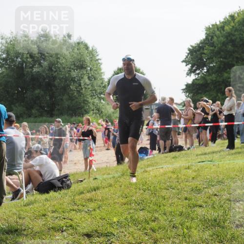 15.06.2025 - 27. Vierlanden-Triathlon KatJ http://msf.ph/oto/7999507 15.06.2025 09:56:45 Schwimmen 254, 275, 276, 281, 286, 320, 341 meine-sportfotos.de