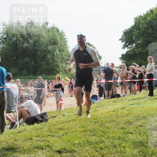 15.06.2025 - 27. Vierlanden-Triathlon KatJ http://msf.ph/oto/7999512 15.06.2025 09:56:45 Schwimmen 254, 275, 276, 281, 286, 320, 341 meine-sportfotos.de