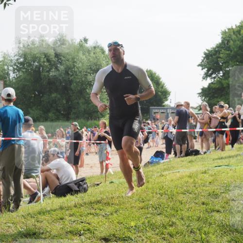 15.06.2025 - 27. Vierlanden-Triathlon KatJ http://msf.ph/oto/7999532 15.06.2025 09:56:46 Schwimmen 254, 275, 276, 281, 286, 320, 341 meine-sportfotos.de