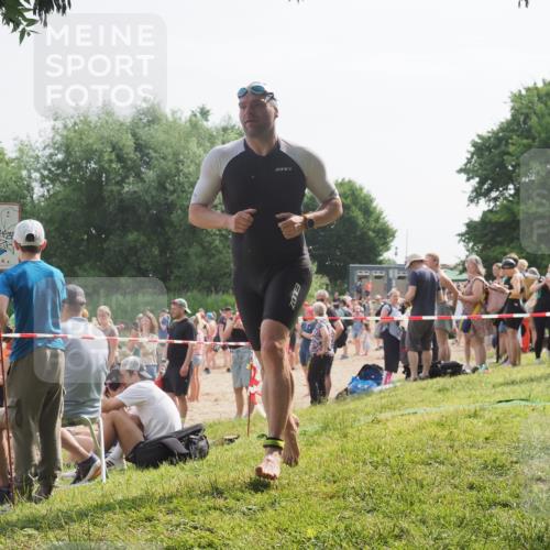 15.06.2025 - 27. Vierlanden-Triathlon KatJ http://msf.ph/oto/7999540 15.06.2025 09:56:46 Schwimmen 254, 275, 276, 281, 286, 320, 341 meine-sportfotos.de