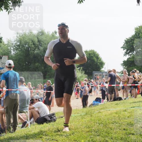15.06.2025 - 27. Vierlanden-Triathlon KatJ http://msf.ph/oto/7999545 15.06.2025 09:56:46 Schwimmen 254, 275, 276, 281, 286, 320, 341 meine-sportfotos.de