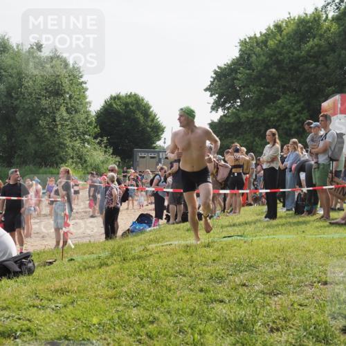 15.06.2025 - 27. Vierlanden-Triathlon KatJ http://msf.ph/oto/7999580 15.06.2025 09:56:49 Schwimmen 254, 258, 275, 276, 281, 286, 301, 320 meine-sportfotos.de