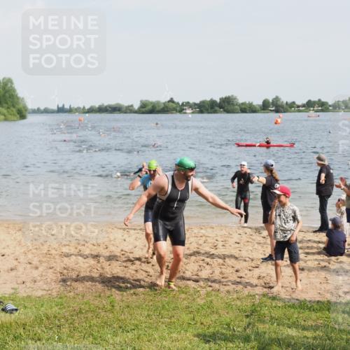 21.06.2025 - 27. Vierlanden-Triathlon MichiJ http://msf.ph/oto/7999588 15.06.2026 10:03:40 Schwimmen 377, 425, 432, 439 meine-sportfotos.de