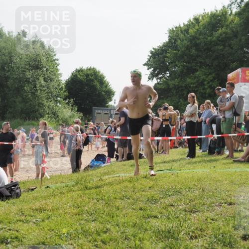 15.06.2025 - 27. Vierlanden-Triathlon KatJ http://msf.ph/oto/7999599 15.06.2025 09:56:49 Schwimmen 254, 258, 275, 276, 281, 286, 301, 320 meine-sportfotos.de