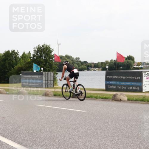 15.06.2025 - 27. Vierlanden-Triathlon H.Heesch http://msf.ph/oto/7999606 15.06.2025 10:23:42 Radfahren 559 meine-sportfotos.de