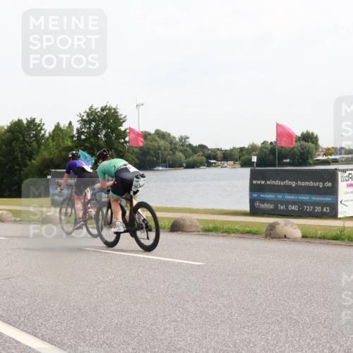 15.06.2025 - 27. Vierlanden-Triathlon H.Heesch http://msf.ph/oto/7999630 15.06.2025 10:23:47 Radfahren 163, 210, 247, 508, 611 meine-sportfotos.de