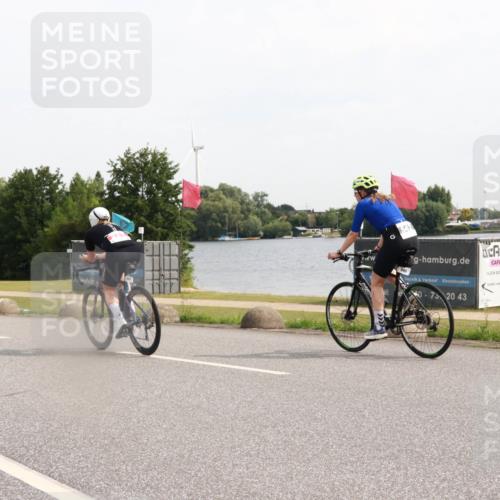 15.06.2025 - 27. Vierlanden-Triathlon H.Heesch http://msf.ph/oto/7999644 15.06.2025 10:24:27 Radfahren 221, 542, 614 meine-sportfotos.de