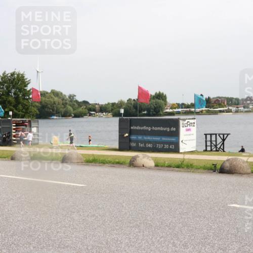 21.06.2025 - 27. Vierlanden-Triathlon H.Heesch http://msf.ph/oto/7999648 15.06.2025 11:40:04 Radfahren 654, 685, 743 meine-sportfotos.de