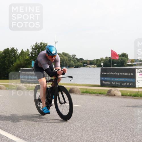 15.06.2025 - 27. Vierlanden-Triathlon H.Heesch http://msf.ph/oto/7999664 15.06.2025 10:25:23 Radfahren 2, 8, 216, 223, 593 meine-sportfotos.de