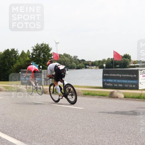 15.06.2025 - 27. Vierlanden-Triathlon H.Heesch http://msf.ph/oto/7999700 15.06.2025 10:26:08 Radfahren 129, 182, 212, 246, 566, 595, 633 meine-sportfotos.de