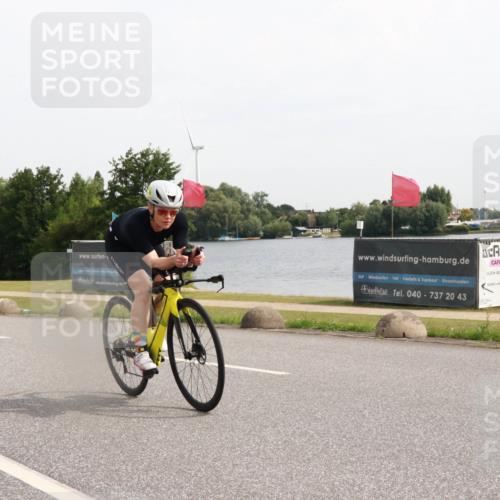 15.06.2025 - 27. Vierlanden-Triathlon H.Heesch http://msf.ph/oto/7999713 15.06.2025 10:26:30 Radfahren 222, 584 meine-sportfotos.de