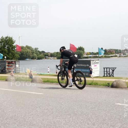21.06.2025 - 27. Vierlanden-Triathlon H.Heesch http://msf.ph/oto/7999716 15.06.2025 11:40:14 Radfahren 662, 774, 869 meine-sportfotos.de