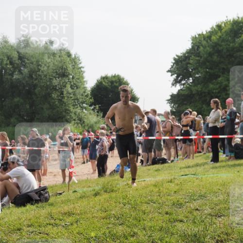 15.06.2025 - 27. Vierlanden-Triathlon KatJ http://msf.ph/oto/7999719 15.06.2025 09:56:51 Schwimmen 258, 275, 281, 301, 320 meine-sportfotos.de