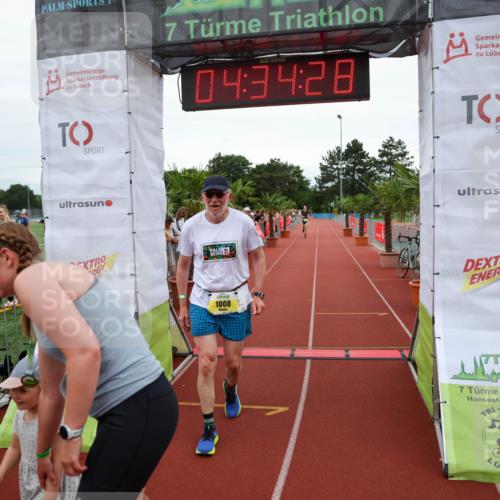 15.06.2025 - 7 Türme Triathlon Michael Strokosch http://msf.ph/oto/7999724 15.06.2025 14:34:27 Ziel 1008 meine-sportfotos.de
