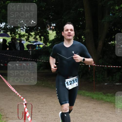 21.06.2025 - 27. Vierlanden-Triathlon Lena Gebhardt http://msf.ph/oto/7999727 15.06.2025 14:01:09 Laufen 202, 1231 meine-sportfotos.de