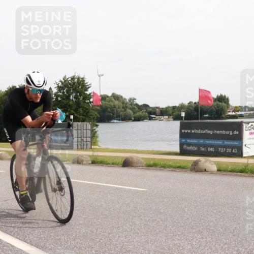 15.06.2025 - 27. Vierlanden-Triathlon H.Heesch http://msf.ph/oto/7999742 15.06.2025 10:26:47 Radfahren 12, 162, 194, 445, 526, 571 meine-sportfotos.de