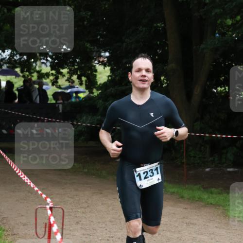 21.06.2025 - 27. Vierlanden-Triathlon Lena Gebhardt http://msf.ph/oto/7999746 15.06.2025 14:01:10 Laufen 202, 1231 meine-sportfotos.de