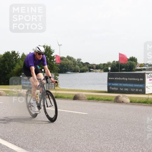 15.06.2025 - 27. Vierlanden-Triathlon H.Heesch http://msf.ph/oto/7999749 15.06.2025 10:26:47 Radfahren 12, 162, 194, 445, 526, 571 meine-sportfotos.de