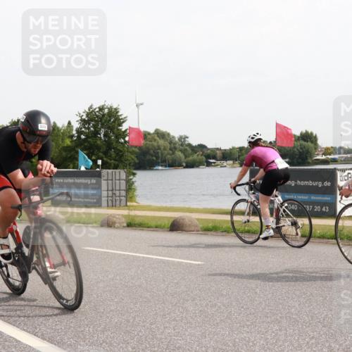 15.06.2025 - 27. Vierlanden-Triathlon H.Heesch http://msf.ph/oto/7999757 15.06.2025 10:26:54 Radfahren 328, 547, 562, 575 meine-sportfotos.de