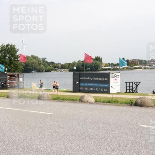 21.06.2025 - 27. Vierlanden-Triathlon H.Heesch http://msf.ph/oto/7999761 15.06.2025 11:40:22 Radfahren 662 meine-sportfotos.de