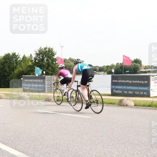15.06.2025 - 27. Vierlanden-Triathlon H.Heesch http://msf.ph/oto/7999762 15.06.2025 10:26:54 Radfahren 328, 547, 562, 575 meine-sportfotos.de