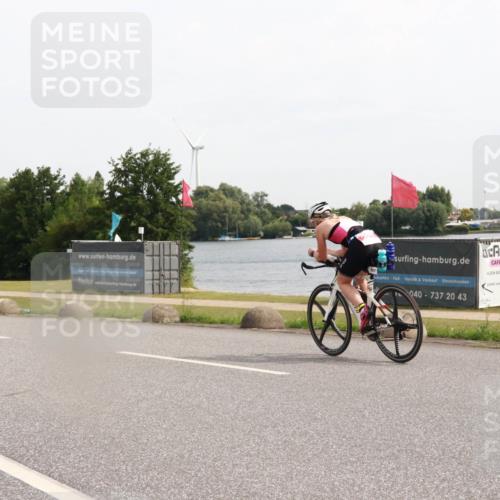 15.06.2025 - 27. Vierlanden-Triathlon H.Heesch http://msf.ph/oto/7999785 15.06.2025 10:27:12 Radfahren 227, 574 meine-sportfotos.de
