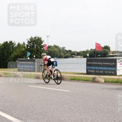 15.06.2025 - 27. Vierlanden-Triathlon H.Heesch http://msf.ph/oto/7999789 15.06.2025 10:27:12 Radfahren 227, 574 meine-sportfotos.de