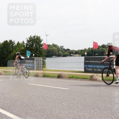 15.06.2025 - 27. Vierlanden-Triathlon H.Heesch http://msf.ph/oto/7999804 15.06.2025 10:27:18 Radfahren 206, 227, 586 meine-sportfotos.de