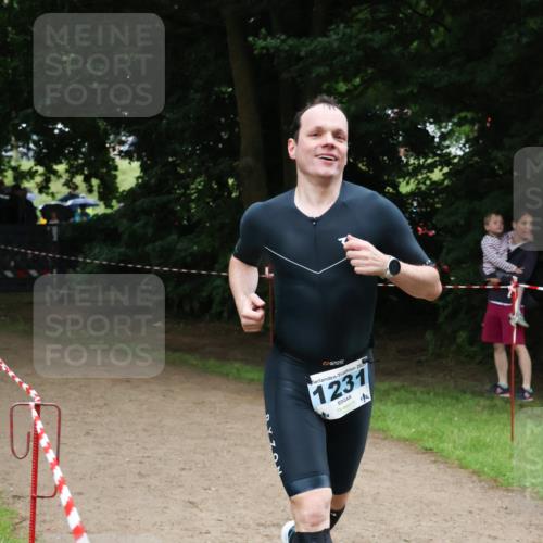 21.06.2025 - 27. Vierlanden-Triathlon Lena Gebhardt http://msf.ph/oto/7999805 15.06.2025 14:01:10 Laufen 7, 52037, 202, 1231 meine-sportfotos.de