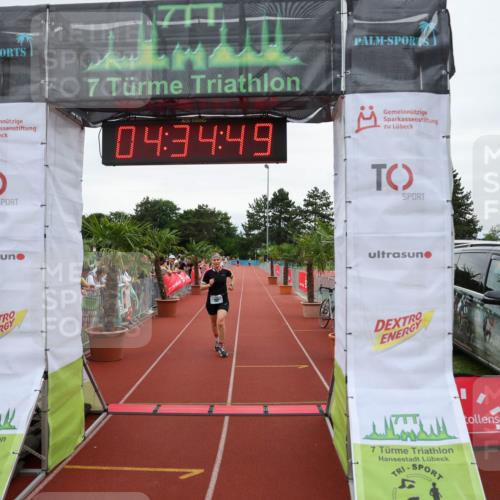 15.06.2025 - 7 Türme Triathlon Michael Strokosch http://msf.ph/oto/7999807 15.06.2025 14:34:49 Ziel 421 meine-sportfotos.de