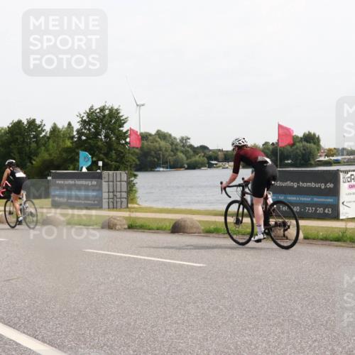 15.06.2025 - 27. Vierlanden-Triathlon H.Heesch http://msf.ph/oto/7999808 15.06.2025 10:27:18 Radfahren 206, 227, 586 meine-sportfotos.de