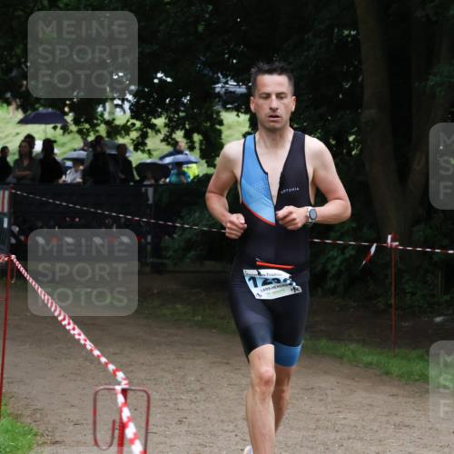 21.06.2025 - 27. Vierlanden-Triathlon Lena Gebhardt http://msf.ph/oto/7999827 15.06.2025 14:01:16 Laufen  meine-sportfotos.de