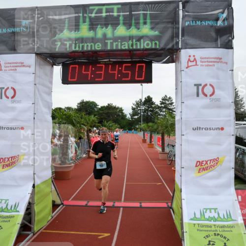15.06.2025 - 7 Türme Triathlon Michael Strokosch http://msf.ph/oto/7999828 15.06.2025 14:34:50 Ziel 421 meine-sportfotos.de