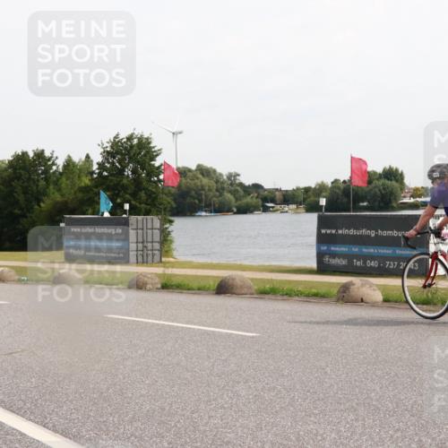15.06.2025 - 27. Vierlanden-Triathlon H.Heesch http://msf.ph/oto/7999835 15.06.2025 10:27:24 Radfahren 176, 206, 594 meine-sportfotos.de