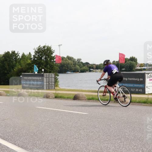 15.06.2025 - 27. Vierlanden-Triathlon H.Heesch http://msf.ph/oto/7999841 15.06.2025 10:27:24 Radfahren 176, 206, 594 meine-sportfotos.de