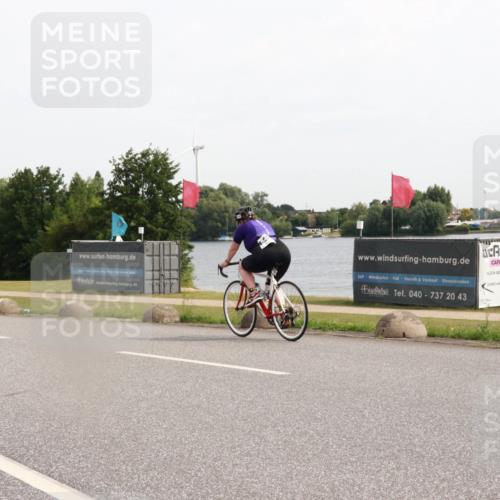 15.06.2025 - 27. Vierlanden-Triathlon H.Heesch http://msf.ph/oto/7999846 15.06.2025 10:27:24 Radfahren 176, 206, 594 meine-sportfotos.de