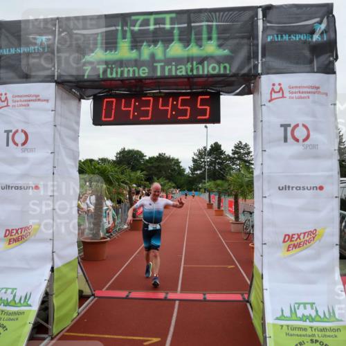 15.06.2025 - 7 Türme Triathlon Michael Strokosch http://msf.ph/oto/7999862 15.06.2025 14:34:55 Ziel 374, 421 meine-sportfotos.de