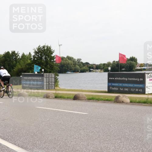 15.06.2025 - 27. Vierlanden-Triathlon H.Heesch http://msf.ph/oto/7999874 15.06.2025 10:27:27 Radfahren 165, 176, 492, 549, 594 meine-sportfotos.de