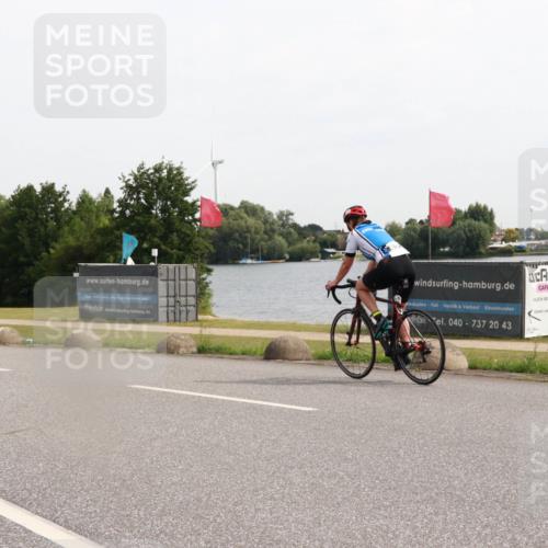 15.06.2025 - 27. Vierlanden-Triathlon H.Heesch http://msf.ph/oto/7999900 15.06.2025 10:27:29 Radfahren 165, 176, 492, 549 meine-sportfotos.de