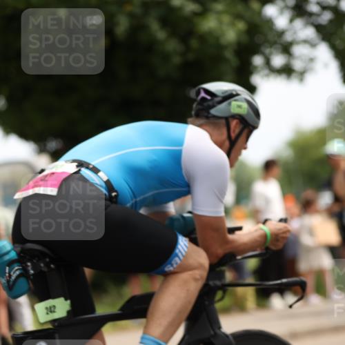 15.06.2025 - 7 Türme Triathlon Yannick Fuchs http://msf.ph/oto/7999903 15.06.2025 13:14:14 Radfahren 258, 418, 487, 722, 809 meine-sportfotos.de