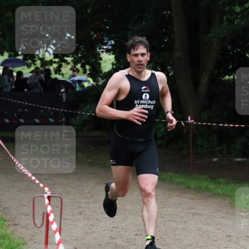 21.06.2025 - 27. Vierlanden-Triathlon Lena Gebhardt http://msf.ph/oto/7999906 15.06.2025 14:01:32 Laufen  meine-sportfotos.de