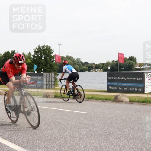 15.06.2025 - 27. Vierlanden-Triathlon H.Heesch http://msf.ph/oto/7999908 15.06.2025 10:27:29 Radfahren 165, 176, 492, 549 meine-sportfotos.de