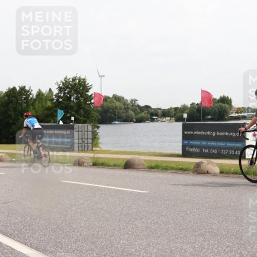 15.06.2025 - 27. Vierlanden-Triathlon H.Heesch http://msf.ph/oto/7999917 15.06.2025 10:27:30 Radfahren 165, 176, 492, 522, 549 meine-sportfotos.de