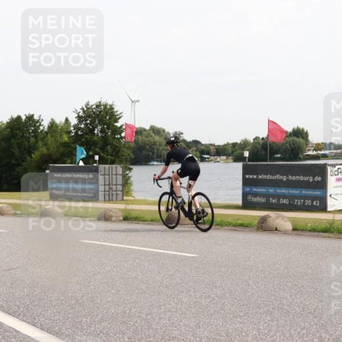15.06.2025 - 27. Vierlanden-Triathlon H.Heesch http://msf.ph/oto/7999930 15.06.2025 10:27:31 Radfahren 165, 176, 492, 522, 549, 628 meine-sportfotos.de