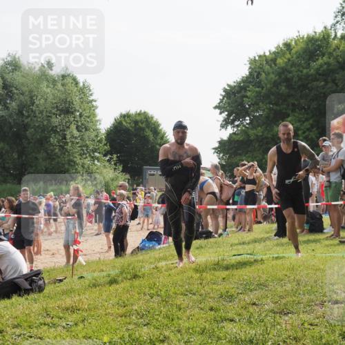 15.06.2025 - 27. Vierlanden-Triathlon KatJ http://msf.ph/oto/7999961 15.06.2025 09:56:55 Schwimmen 258, 275, 281, 301, 325 meine-sportfotos.de