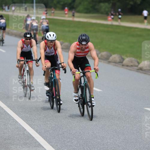 21.06.2025 - 27. Vierlanden-Triathlon H.Heesch http://msf.ph/oto/7999963 15.06.2025 12:32:32 Radfahren 766, 1004, 1006, 1007, 1008 meine-sportfotos.de